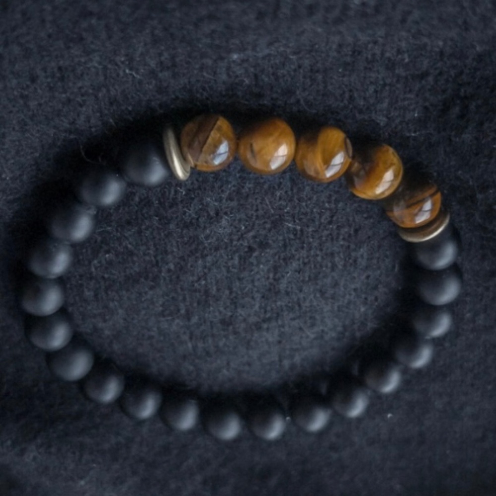 Tiger eyes and onyx men’s bracelet